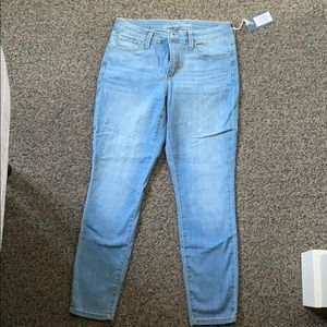 Universal thread jeans